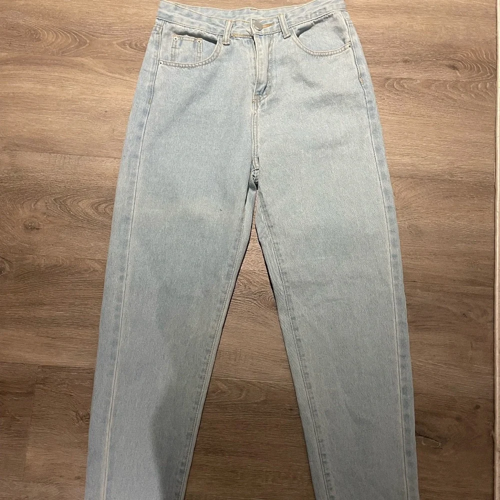 jeans - Picture 1 of 3